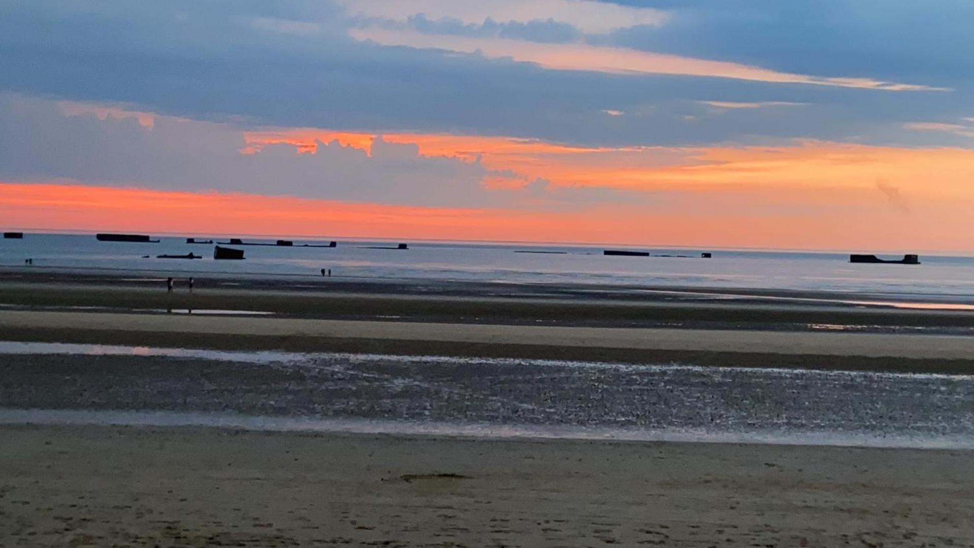 Gites En Normandie En Front De Mer A Asnelles , 3Km D'Arromanches, 10Km De Bayeux Exterior foto